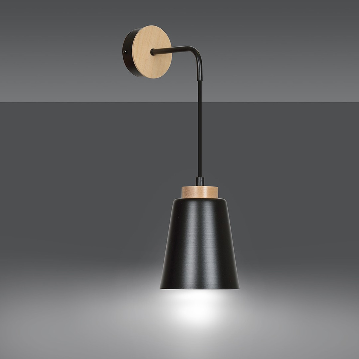 Lampada da parete BOLERO in acciaio nero e legno