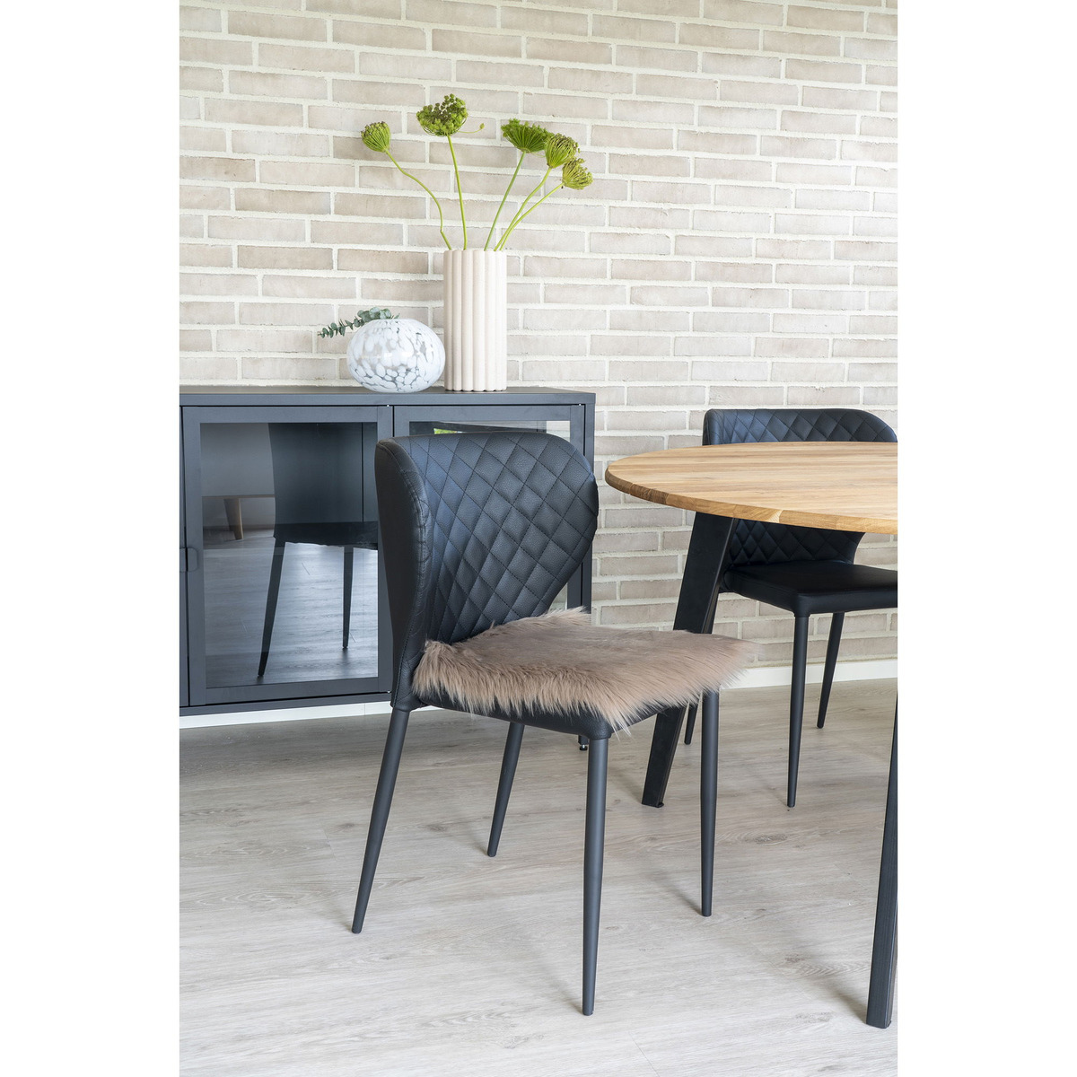 Kendra Home - Pouf Lambskin, Marrone, 40x40x6,5 cm